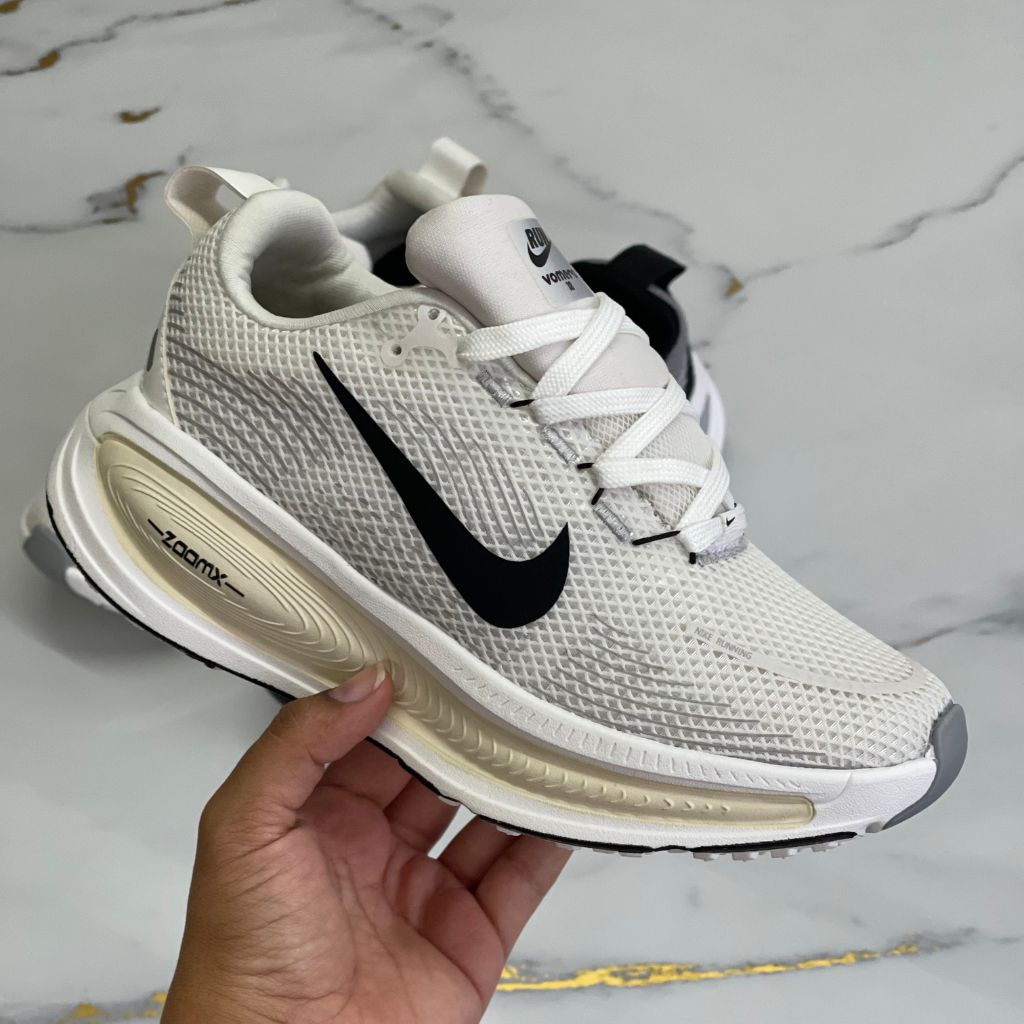Tenis Nk Vomero 18 1.1