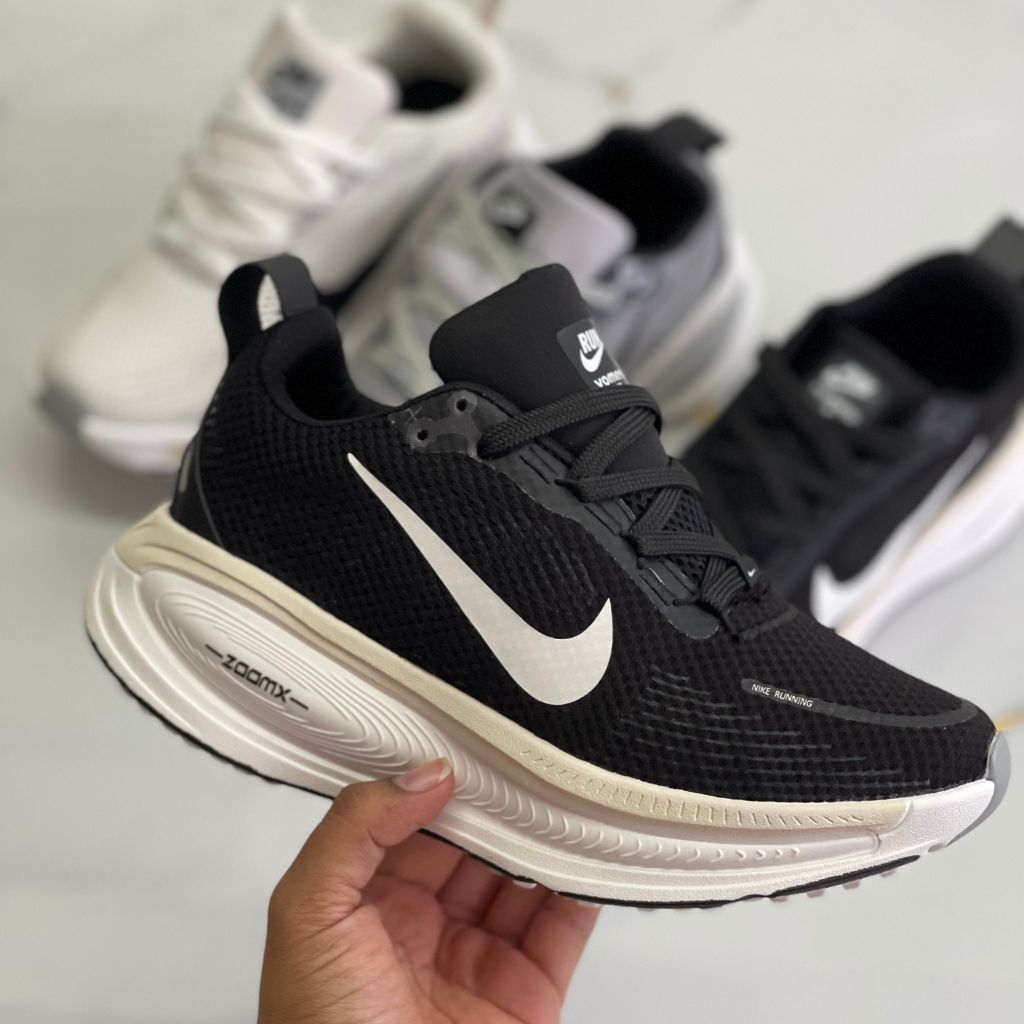 Tenis Nk Vomero 18 1.1