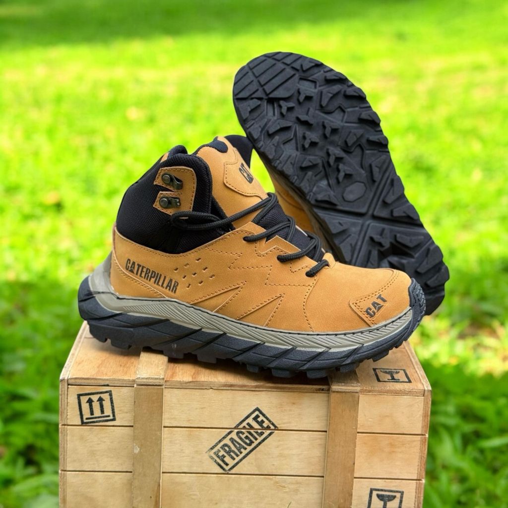 Bota Caballero CAT C010