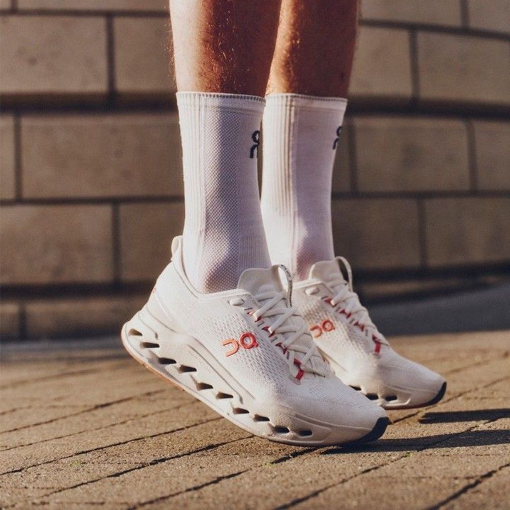 ON Running CloudSurfer Max